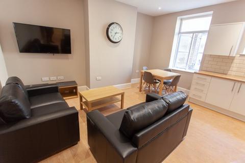 4 bedroom flat to rent, Hardman Street, L1 9AS,