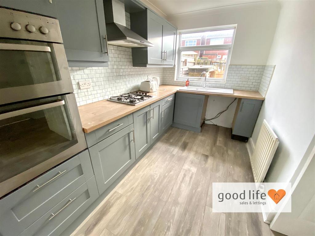 20251103 153258100 i OS10fairgreenclose.jpg