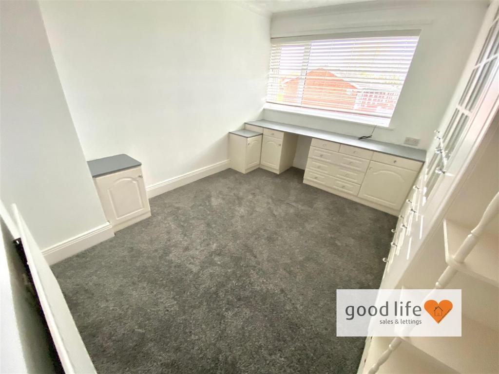 20251103 153630843 i OS10fairgreenclose.jpg