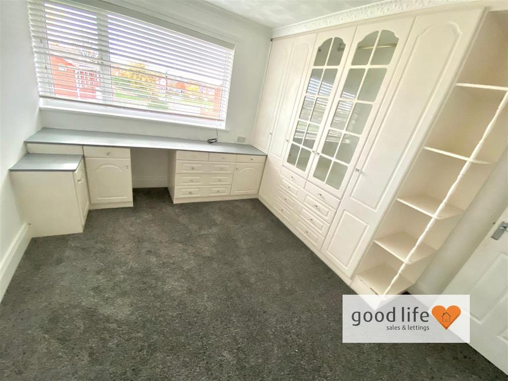 20251103 153639780 i OS10fairgreenclose.jpg