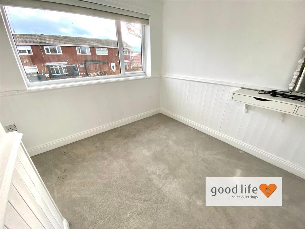 20251103 153656768 i OS10fairgreenclose.jpg