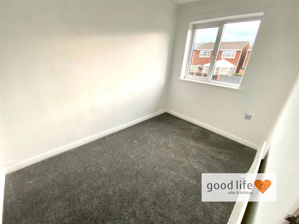 20251103 153613736 i OS10fairgreenclose.jpg