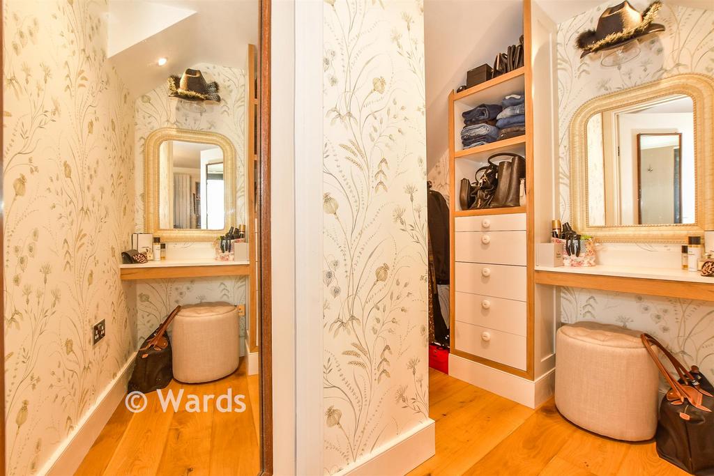 Walk-In Wardrobe