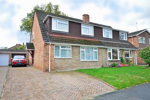 undefined, Mistletoe Road, Yateley, GU46