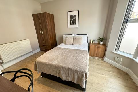 4 bedroom terraced house to rent, Albert Edward Road, L7 8SA,