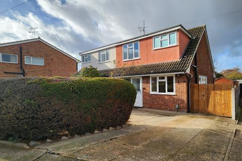 3 bedroom semi-detached house for sale - Broadlands Way, Colchester CO4