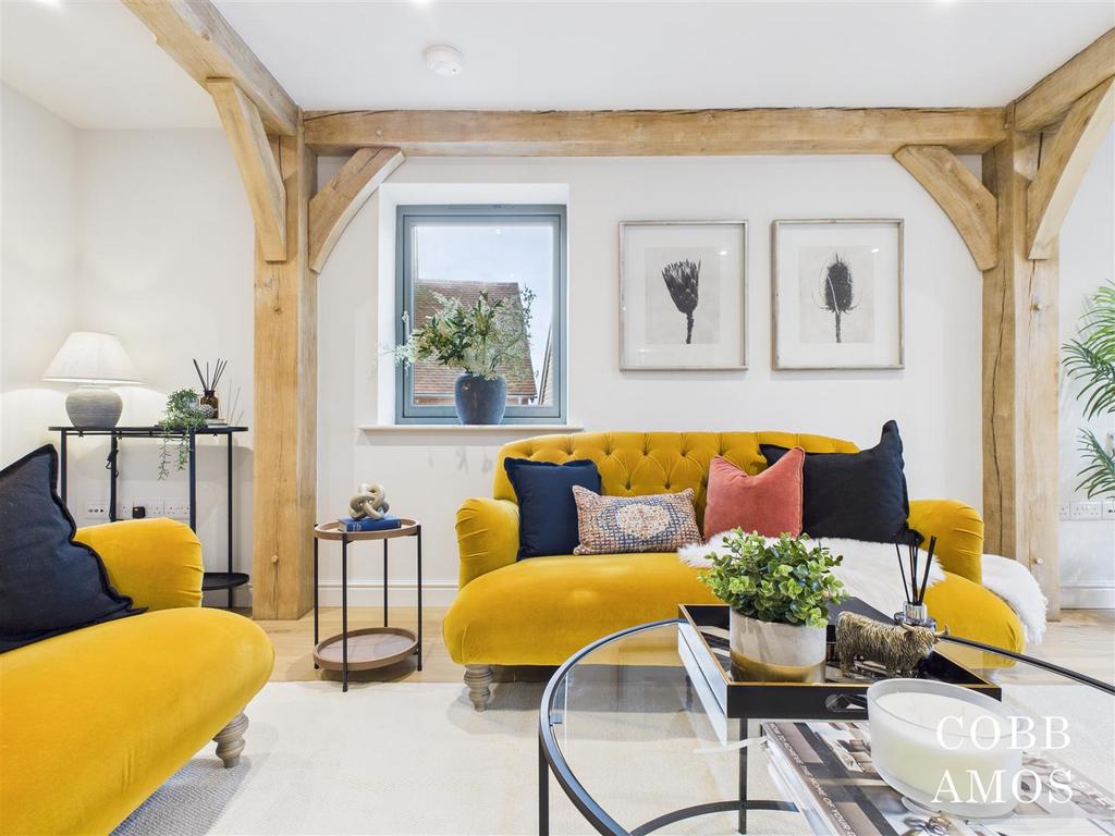 CAM02803 G0-PR0240-STILL022.jpg