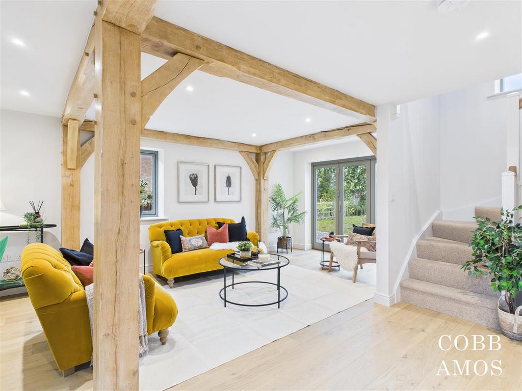 CAM02803 G0-PR0240-STILL020.jpg