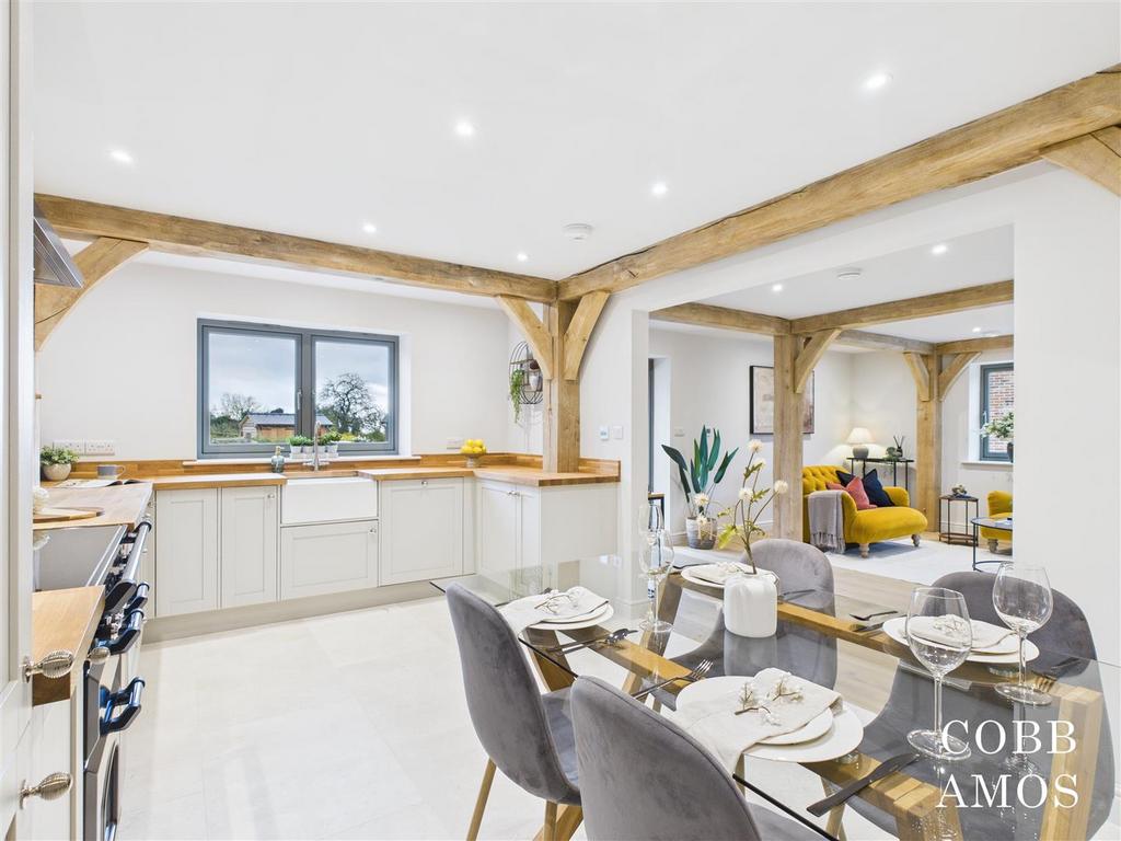 CAM02803 G0-PR0240-STILL030.jpg