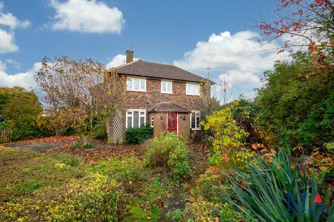 4 bedroom semi-detached house for sale, Rossington Avenue, Borehamwood