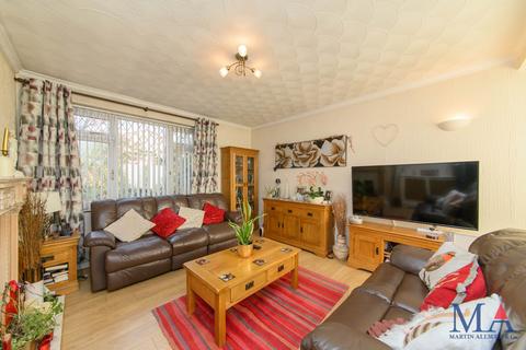 4 bedroom semi-detached house for sale, Rossington Avenue, Borehamwood
