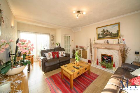 4 bedroom semi-detached house for sale, Rossington Avenue, Borehamwood