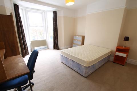 3 bedroom apartment to rent, Kelvin Grove, Sandyford