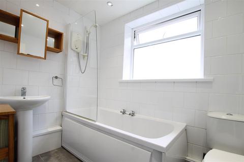 3 bedroom apartment to rent, Kelvin Grove, Sandyford