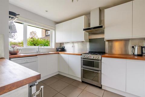 5 bedroom detached house for sale, Beaufort Gardens, Ascot