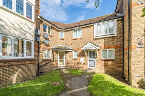 33 Stirling Grove, Hounslow, TW3 1QG