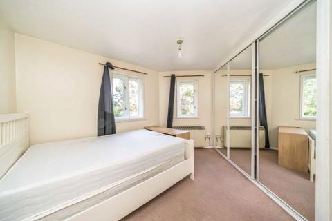 33 Stirling Grove, Hounslow, TW3 1QG