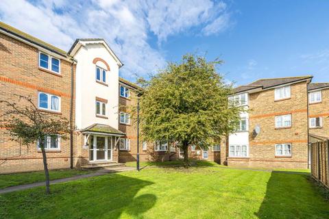 33 Stirling Grove, Hounslow, TW3 1QG
