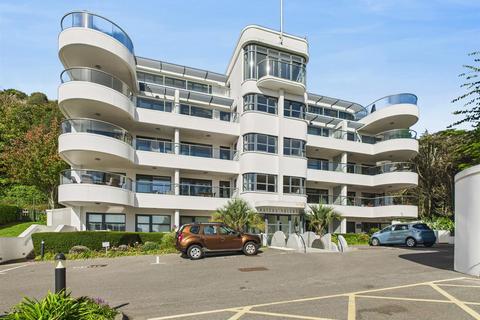 2 bedroom apartment for sale, Fabulous - 1350 sq/ft - 2 bedroom 2 bath Apt with Sea views.