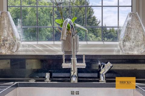 56 Chigwell Rise, Chigwell, IG7 6AG