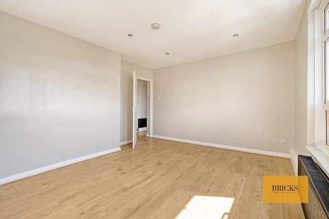2 bedroom flat for sale, Prospect Place, Romford RM5