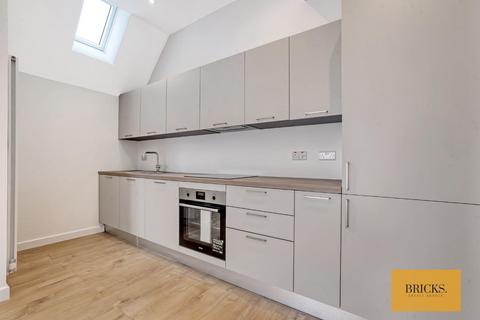 1 bedroom flat to rent, Westbury Lane, Buckhurst Hill IG9