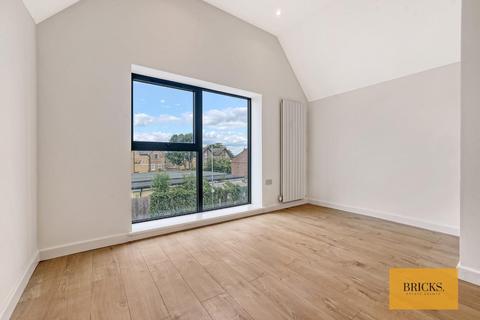 1 bedroom flat to rent, Westbury Lane, Buckhurst Hill IG9