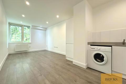 undefined, High Street, Potters Bar EN6