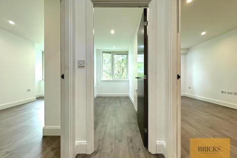 undefined, High Street, Potters Bar EN6
