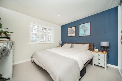 1 bedroom flat for sale, Basire Street, London N1
