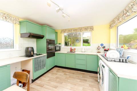 2 bedroom bungalow for sale, Cefn Y Bryn, Llandudno, Conwy, LL30