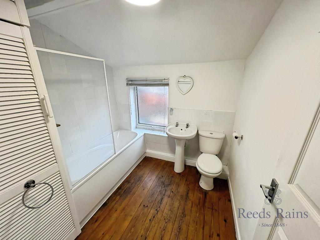 First Floor Bathroom