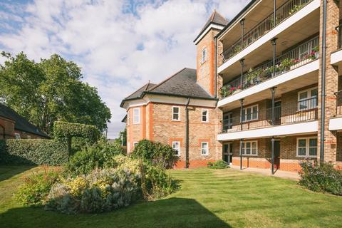 1 bedroom retirement property for sale, Newsholme Drive, London N21