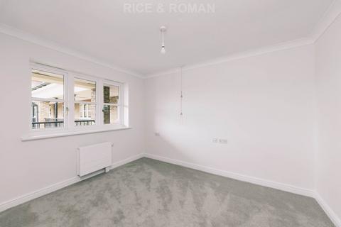 1 bedroom retirement property for sale, Newsholme Drive, London N21