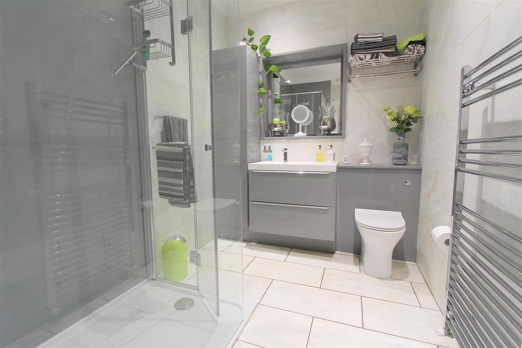 Downstairs shower.JPG