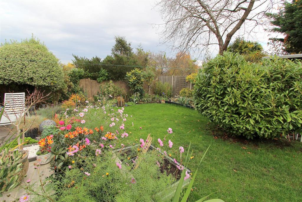 Garden e.JPG