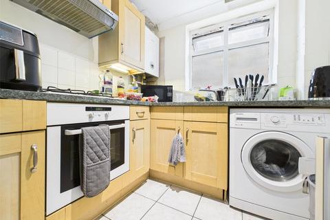 1 bedroom apartment to rent, Hanworth Road, Hampton