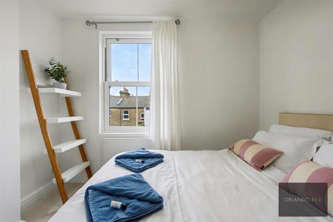 1 bedroom apartment for sale, Battersea Park Road, Battersea, London