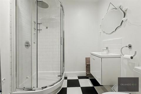 1 bedroom apartment for sale, Battersea Park Road, Battersea, London