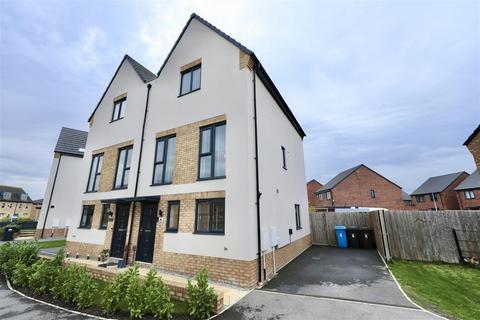 3 bedroom semi-detached house for sale, Diversity Drive, Kingswood, Hull