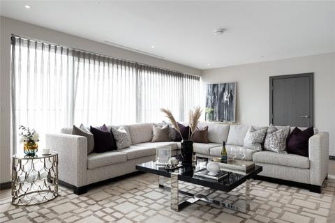 4 bedroom flat to rent, Lockgate Road, London