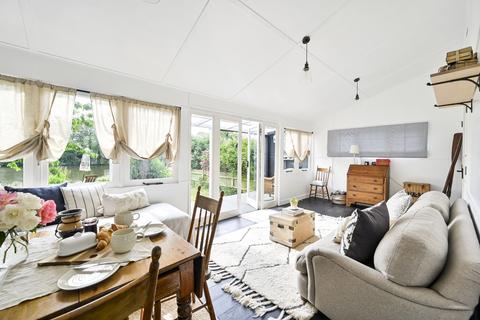 undefined, Wheatleys Eyot, Sunbury-on-Thames TW16