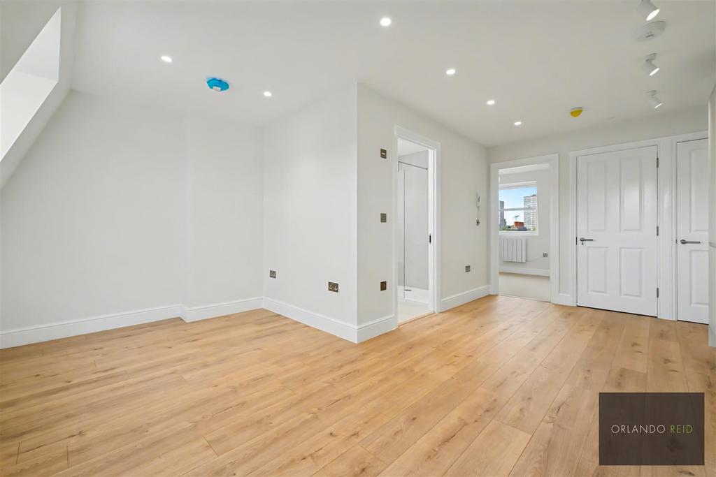 258 C Battersea Park Road SW11 3 BP-8.jpg