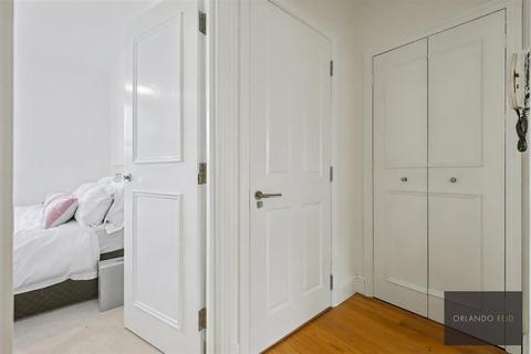 1 bedroom apartment for sale, Battersea Park Road, Battersea, London