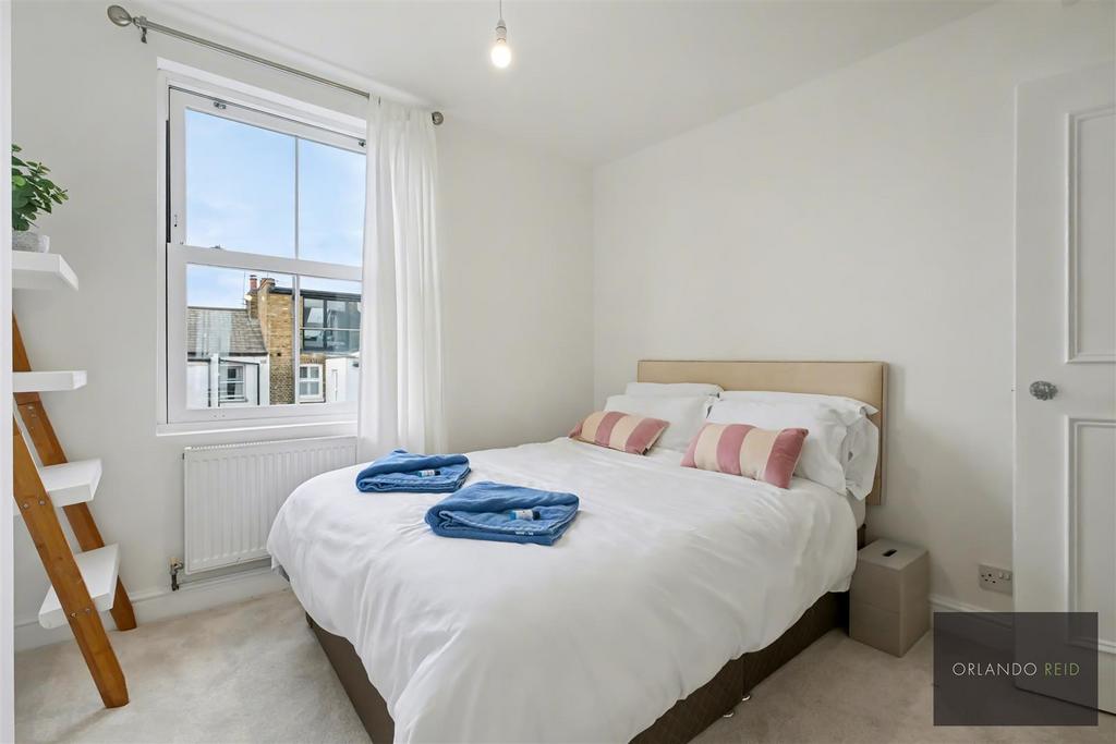 258 B Battersea Park Road SW11 3 BP-8.jpg