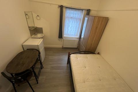 undefined, Grove Park,  London, E11