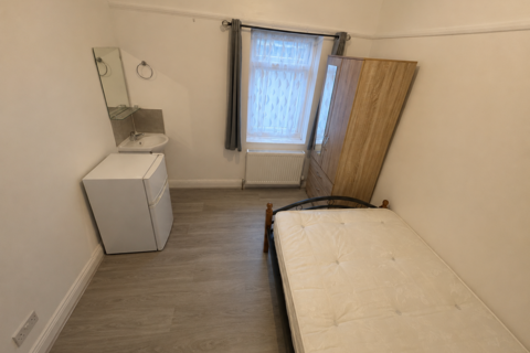 undefined, Grove Park,  London, E11