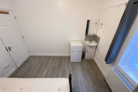 undefined, Grove Park,  London, E11