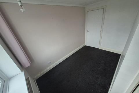 2 bedroom maisonette to rent, Aldermans Green Road, Coventry