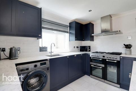 101 Hillside Grove, Chelmsford, CM2 9DD